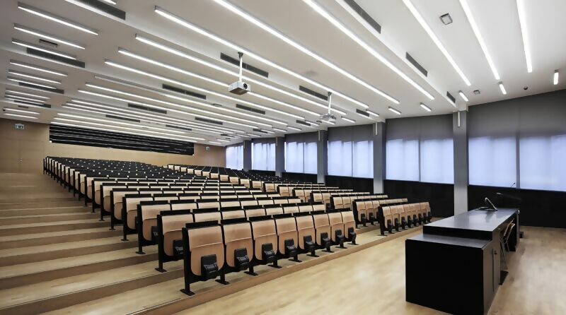 grp-bildung-box-h%C3%B6rsaal.jpg